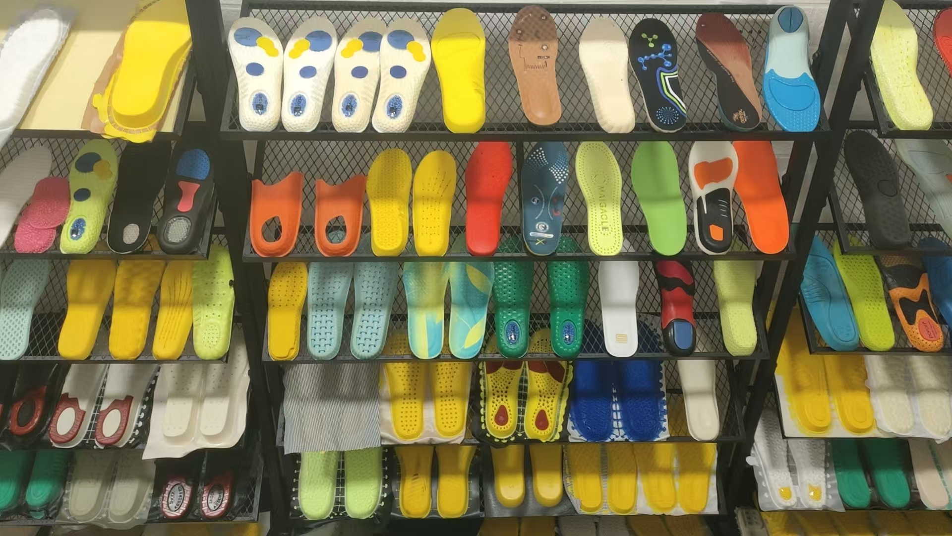 Produce various insoles